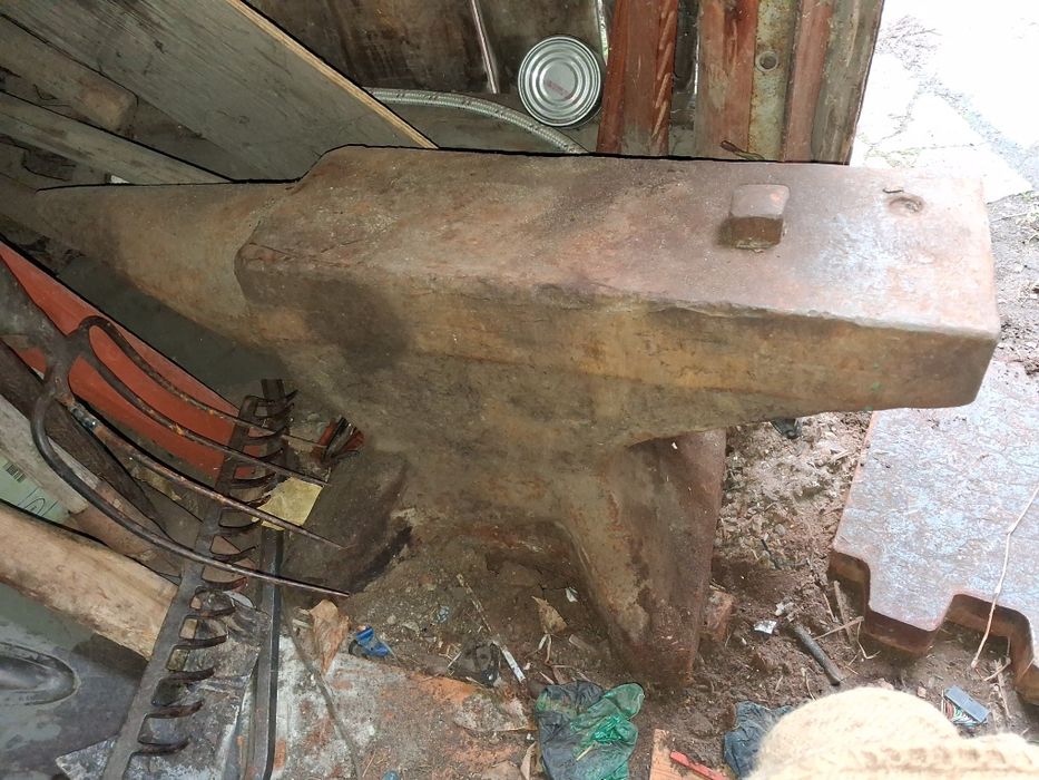 Stare kowadło kowalskie