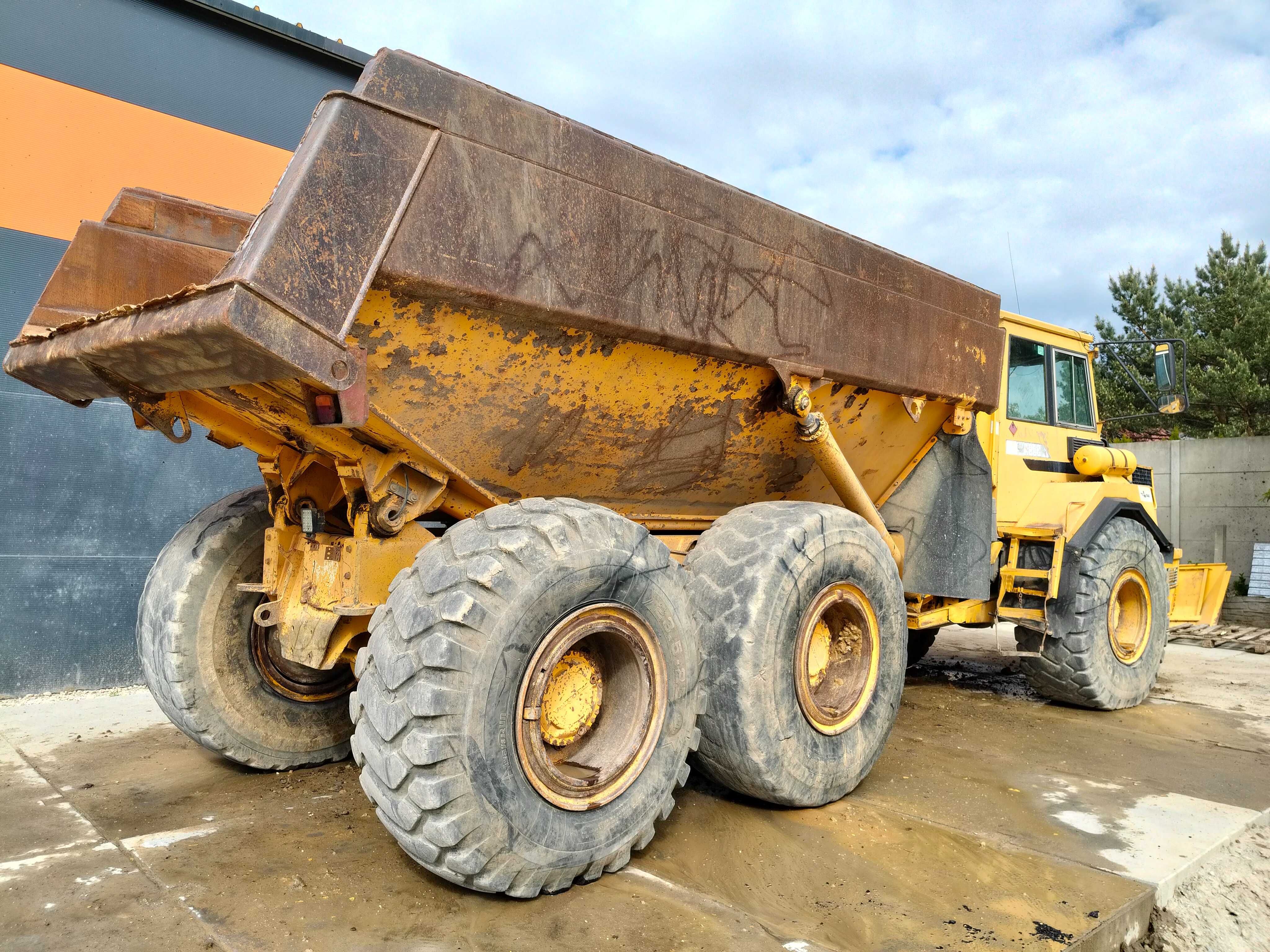 Wozidło Volvo A25C 6x6