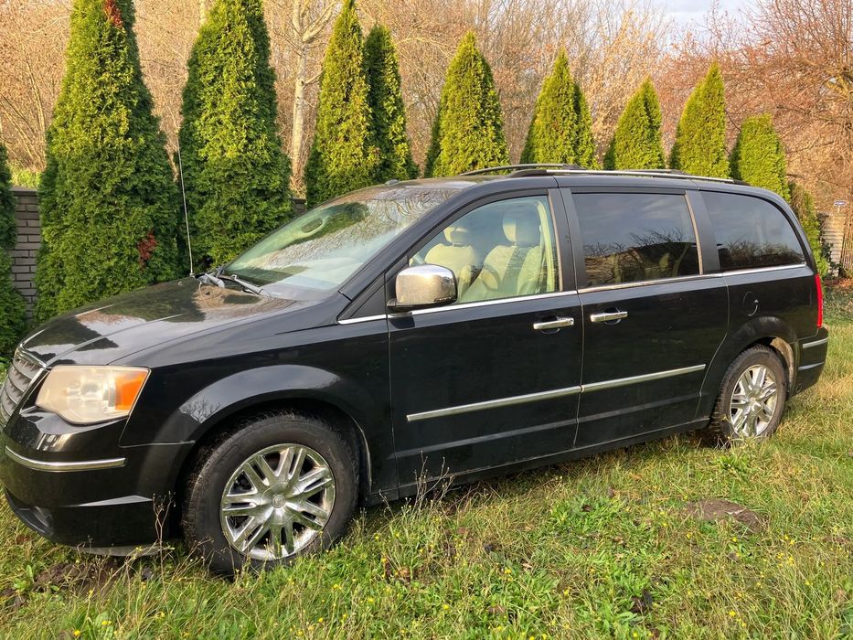 Chrysler Town & Country Chrysler Town and Country