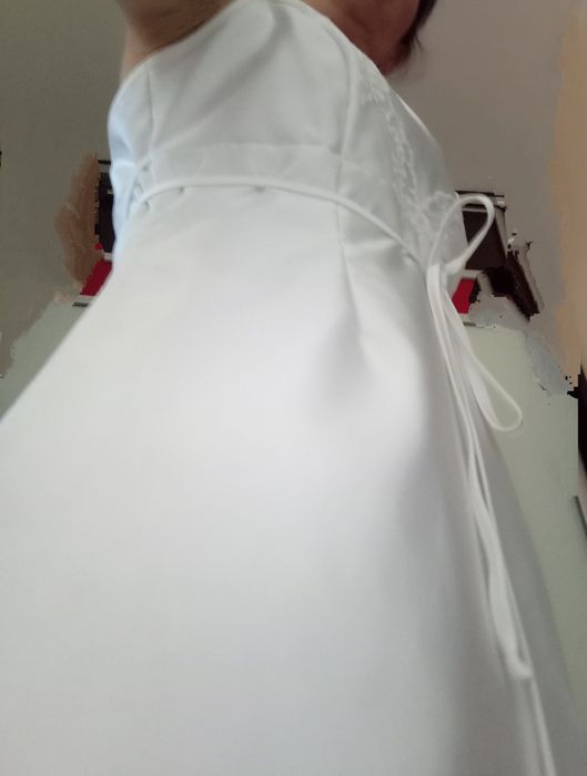 Skromna suknia ślubna