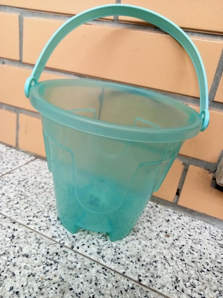 Brinquedos de praia variados