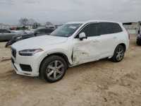 2020 Volvo XC90 T6 Momentum