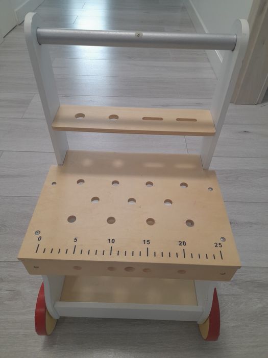 Drewniany chodzik pchacz