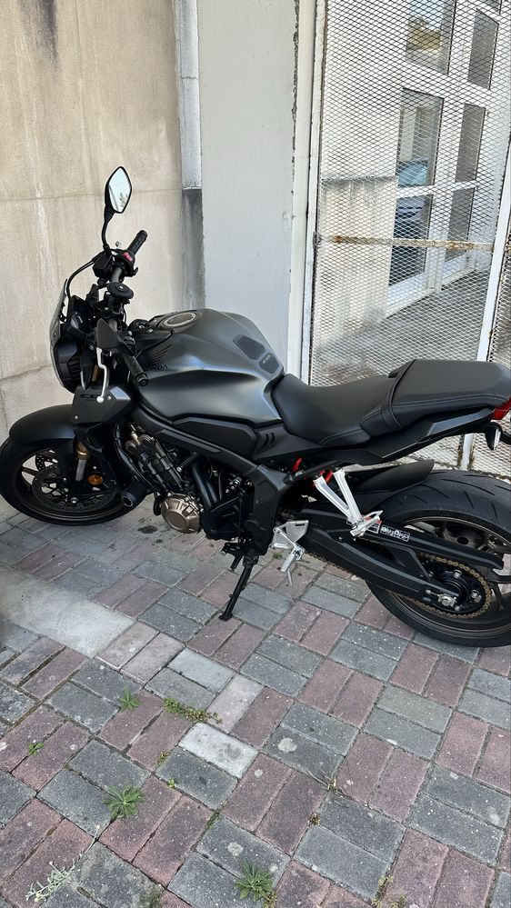 Honda CB650R 2023