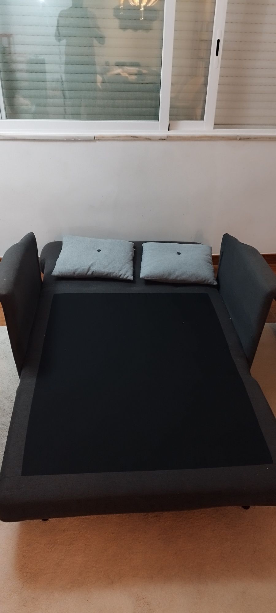 Sofá cama com encosto ajustável