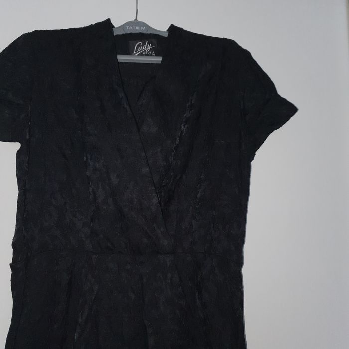 Sukienka czarna elegancka wizytowa biurowa Lady modell