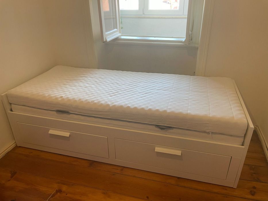 Cama Ikea Brimnes c/ 2 colchoes tudo praticamente novo e pouco uso