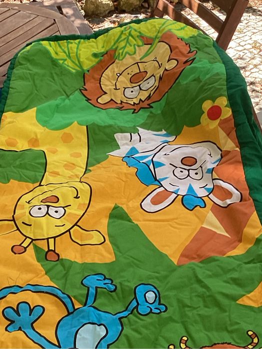 Conjunto de colchão insuflável e respetivo saco-cama