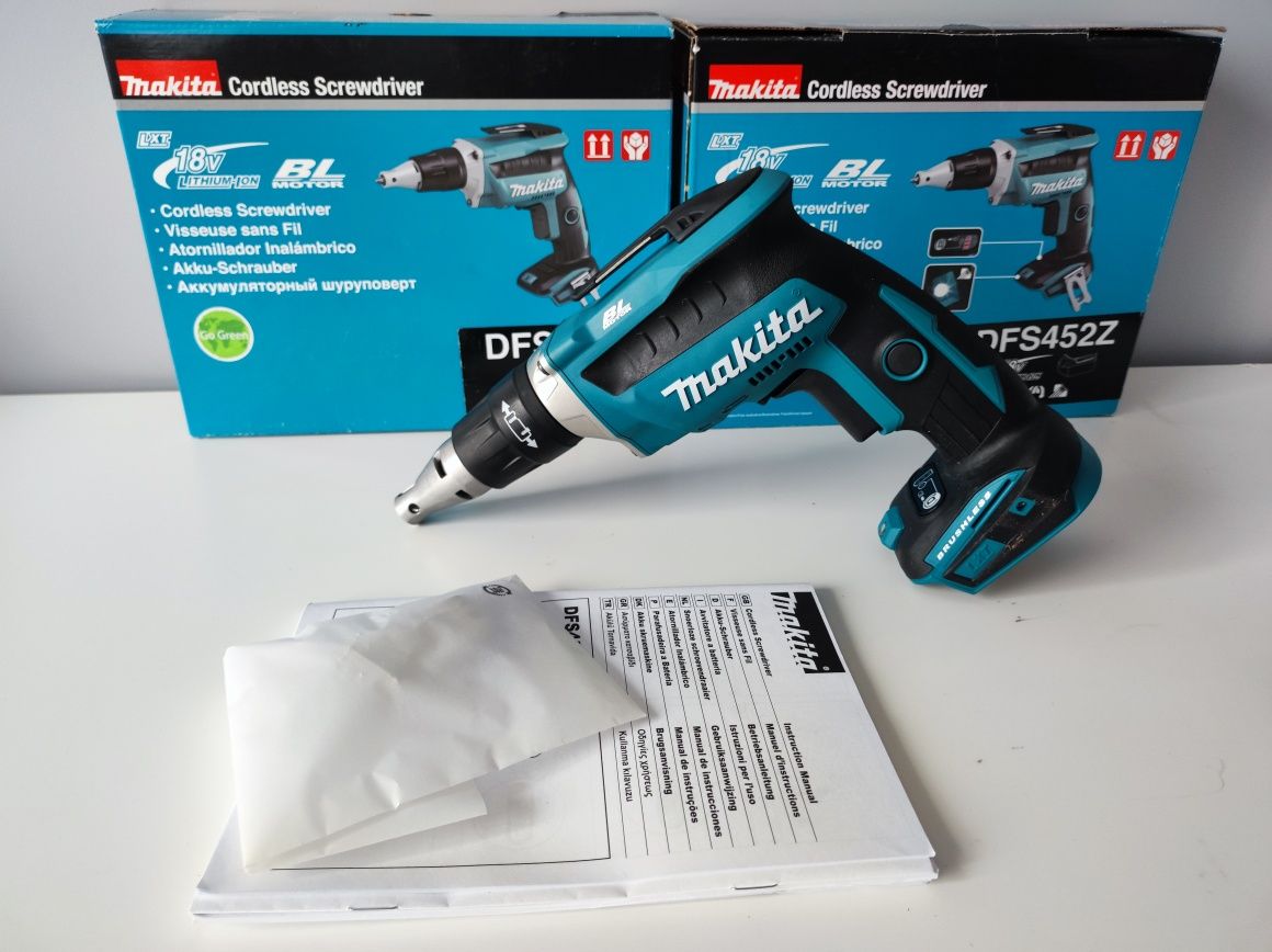 Акумуляторний шуруповерт Makita DFS452Z