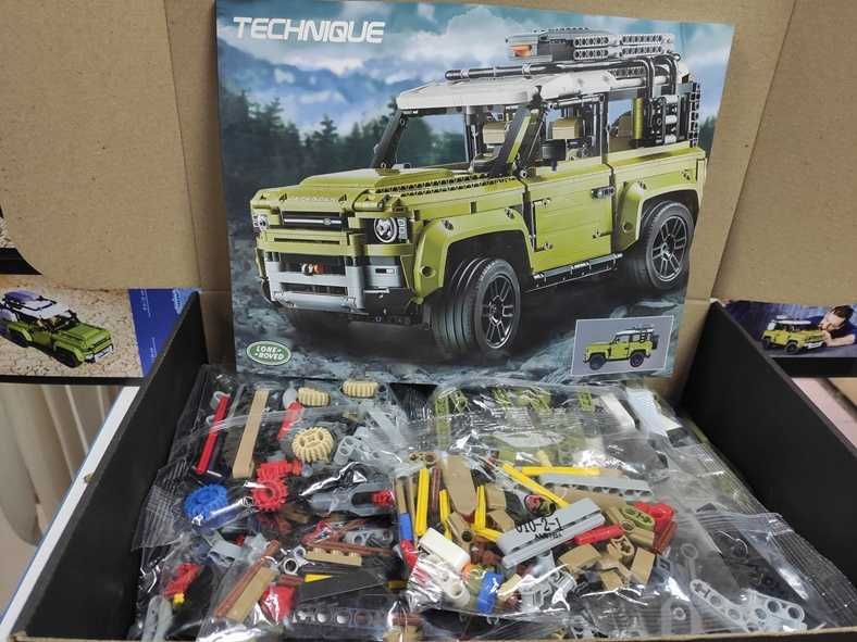 Конструктор Technic‼️НОВИЙ‼️Land Rover Defender 2573 детале LEGO 42110