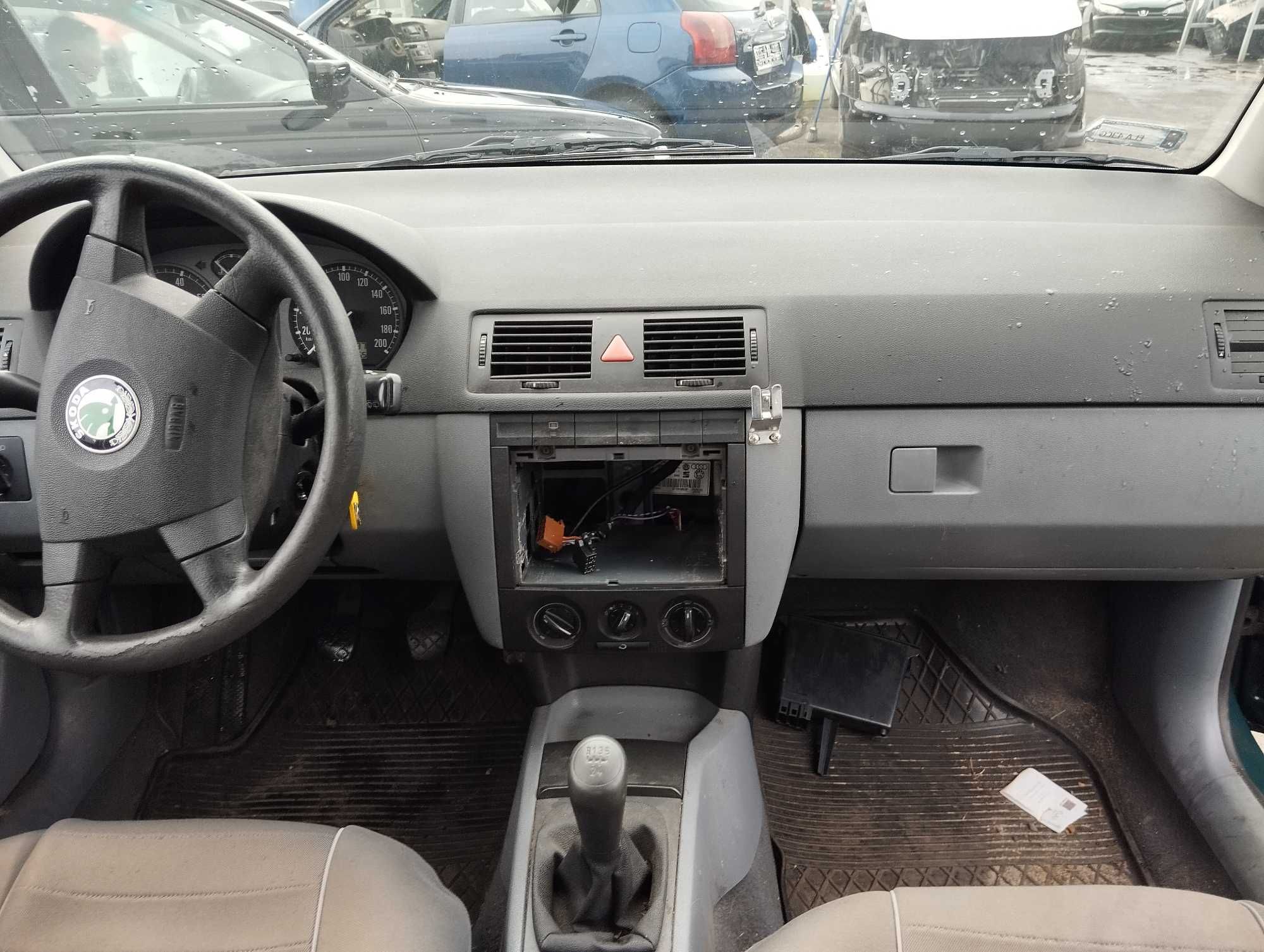 Skoda Fabia 5D 1.4MPi 2000 r.Element wnętrza !! Opis !!