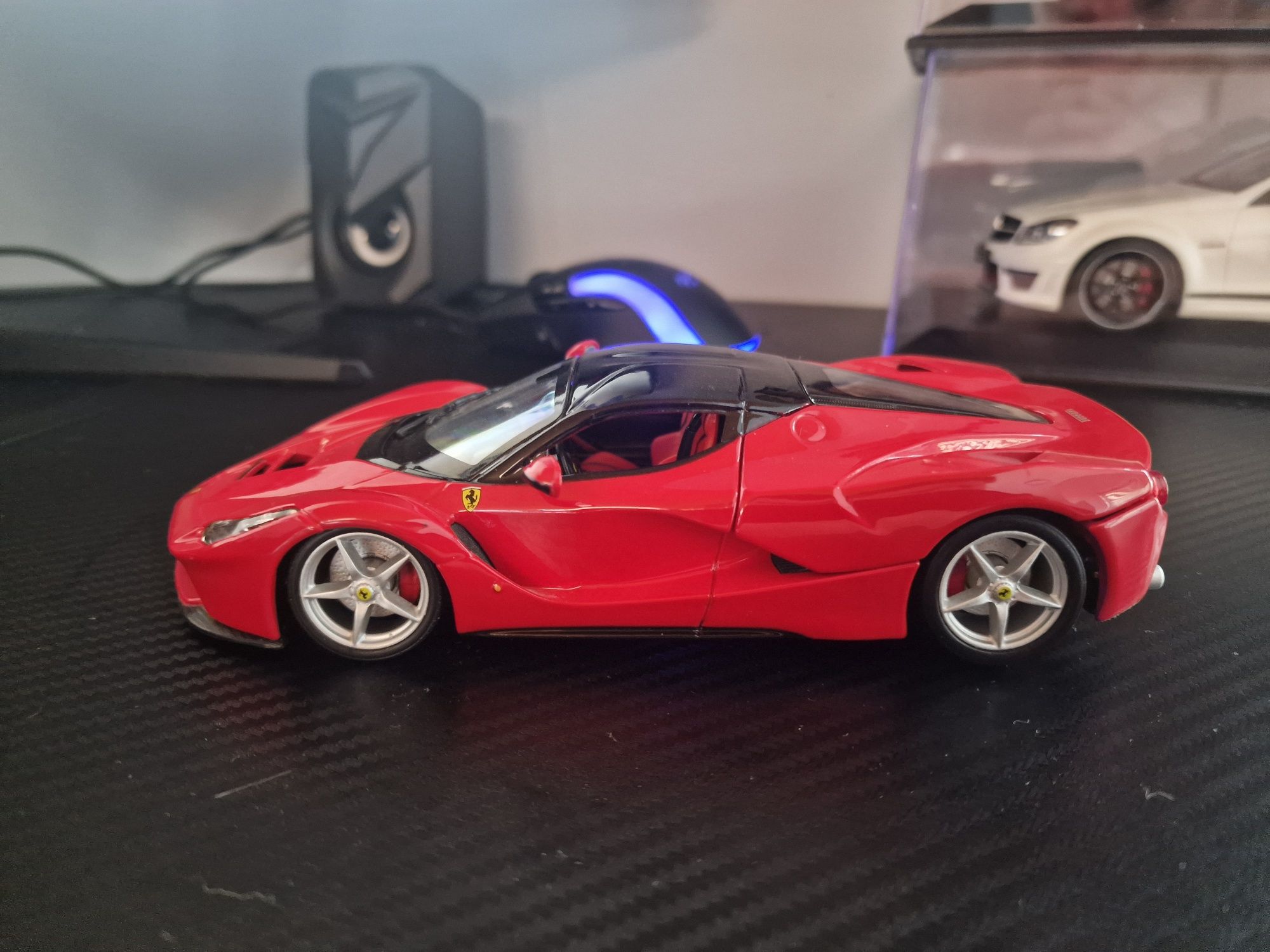 Ferrari LaFerrari 1:24