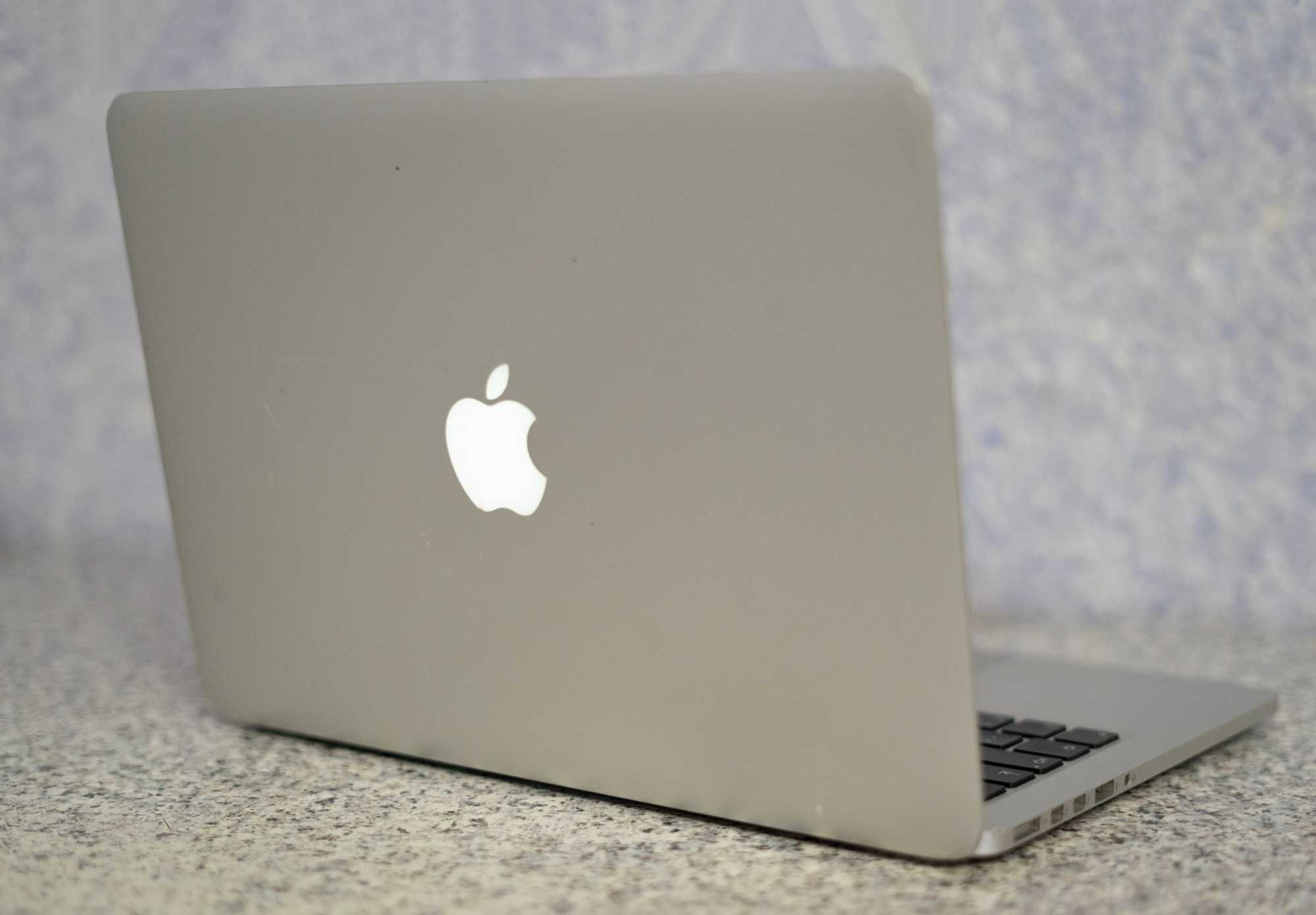 MacBook Pro 13 2015 (16 ГБ/1 ТБ)