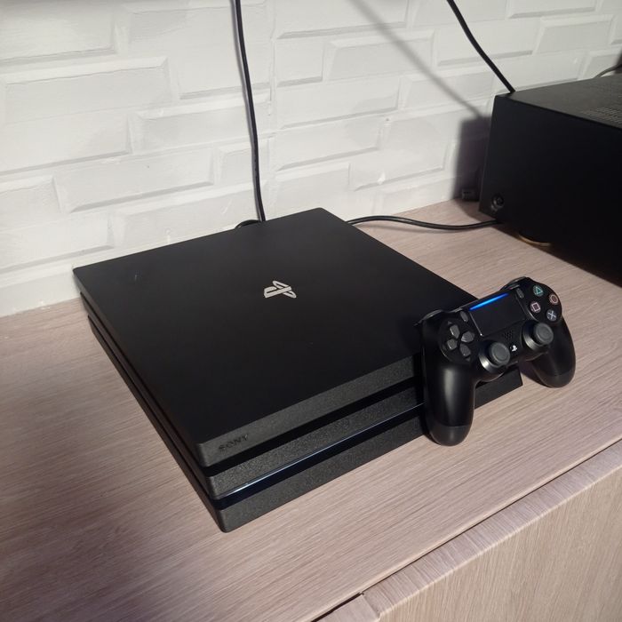 PS4 Pro 1Tb. Магазин. Рік гарантії.