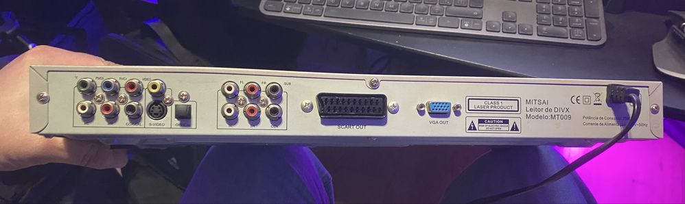 Leitor DVD, CD, Divx, MP3 etc com Comando