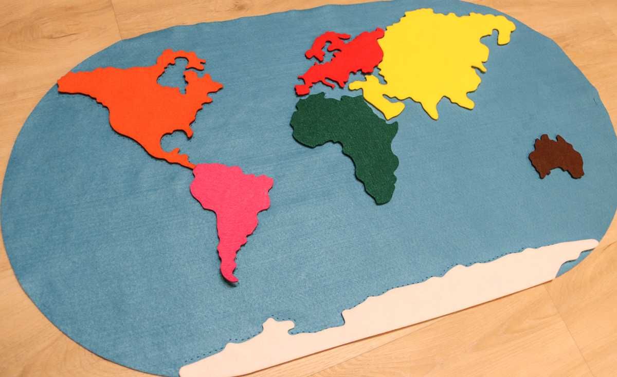 Mata z kontynentami z filcu - Mapa świata