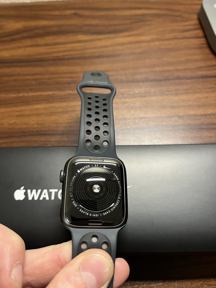 Apple Watch Nike SE 44mm Space Gray