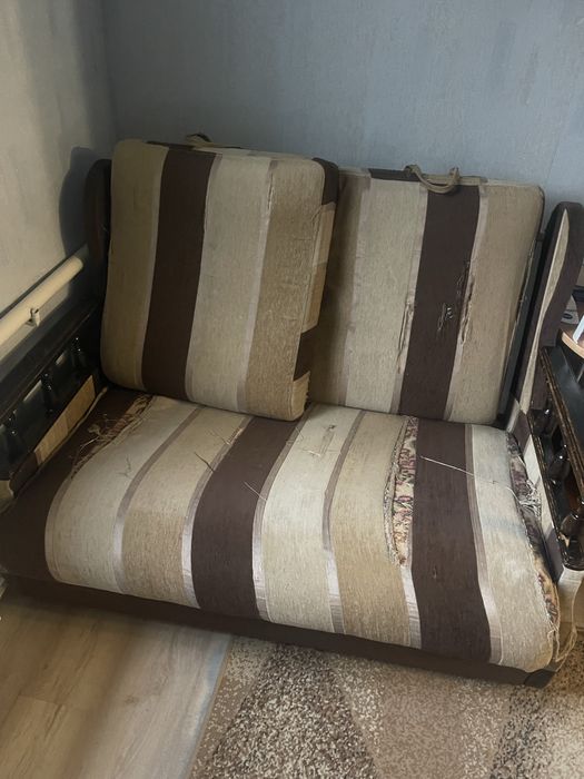 Диван бесплатно отдам