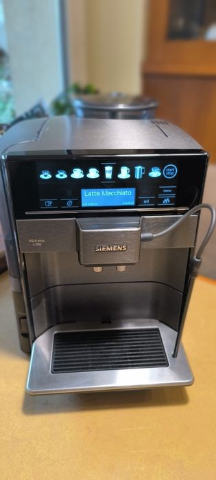 Ekspres aut. Siemens EQ6 plus s700. Sprawny filmy