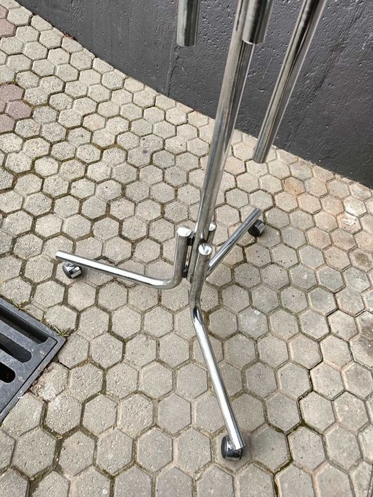 Stojak ekspozytor czteroramienny stal chromowana stander na odzież