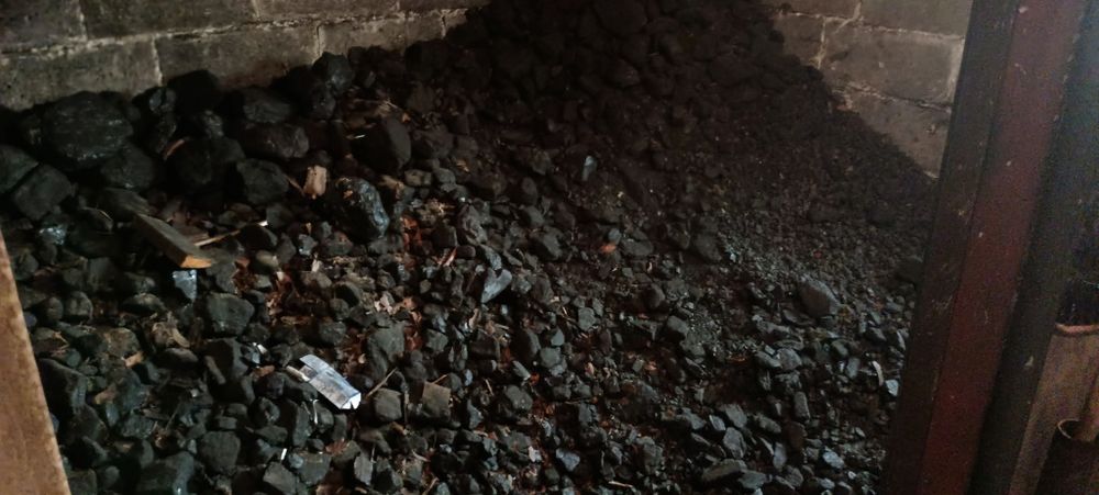 Sprzedam węgiel kamienny mieszany prawie 3 tony cena za całość 2500