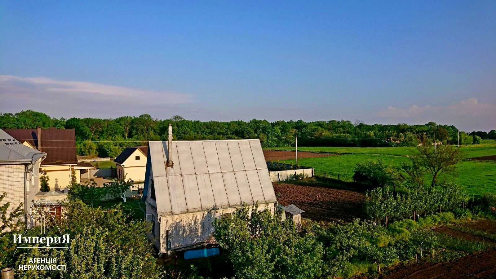 Продам большой дом в Центре Шкаровки.