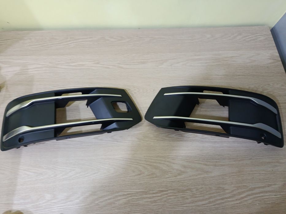 Audi Q7 4M Решітка Переднього Бампера