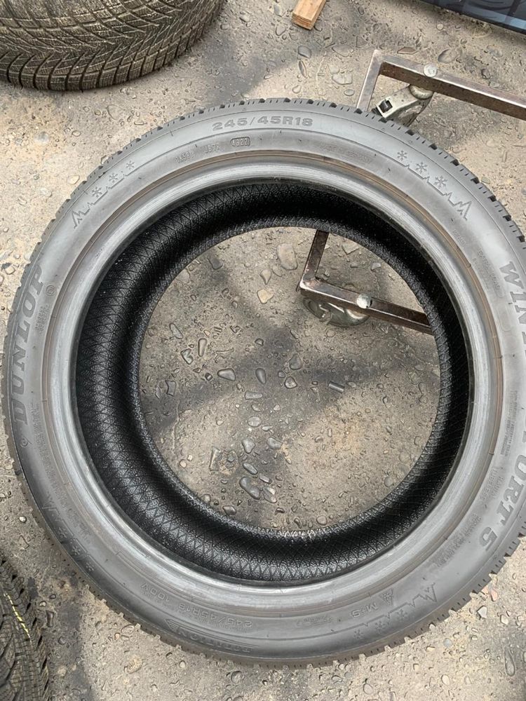 Шини 245/45 R18 пара Dunlop 7,5мм, зима, 2023р