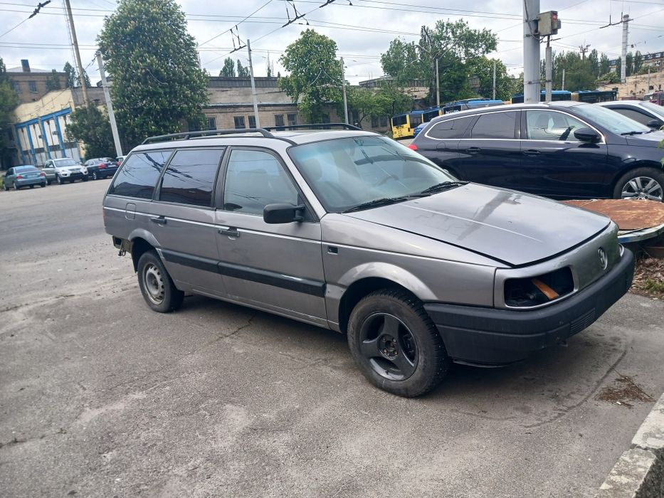 Продам пассат б3 1.8