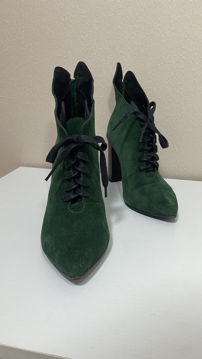 Ботильйони на підборах