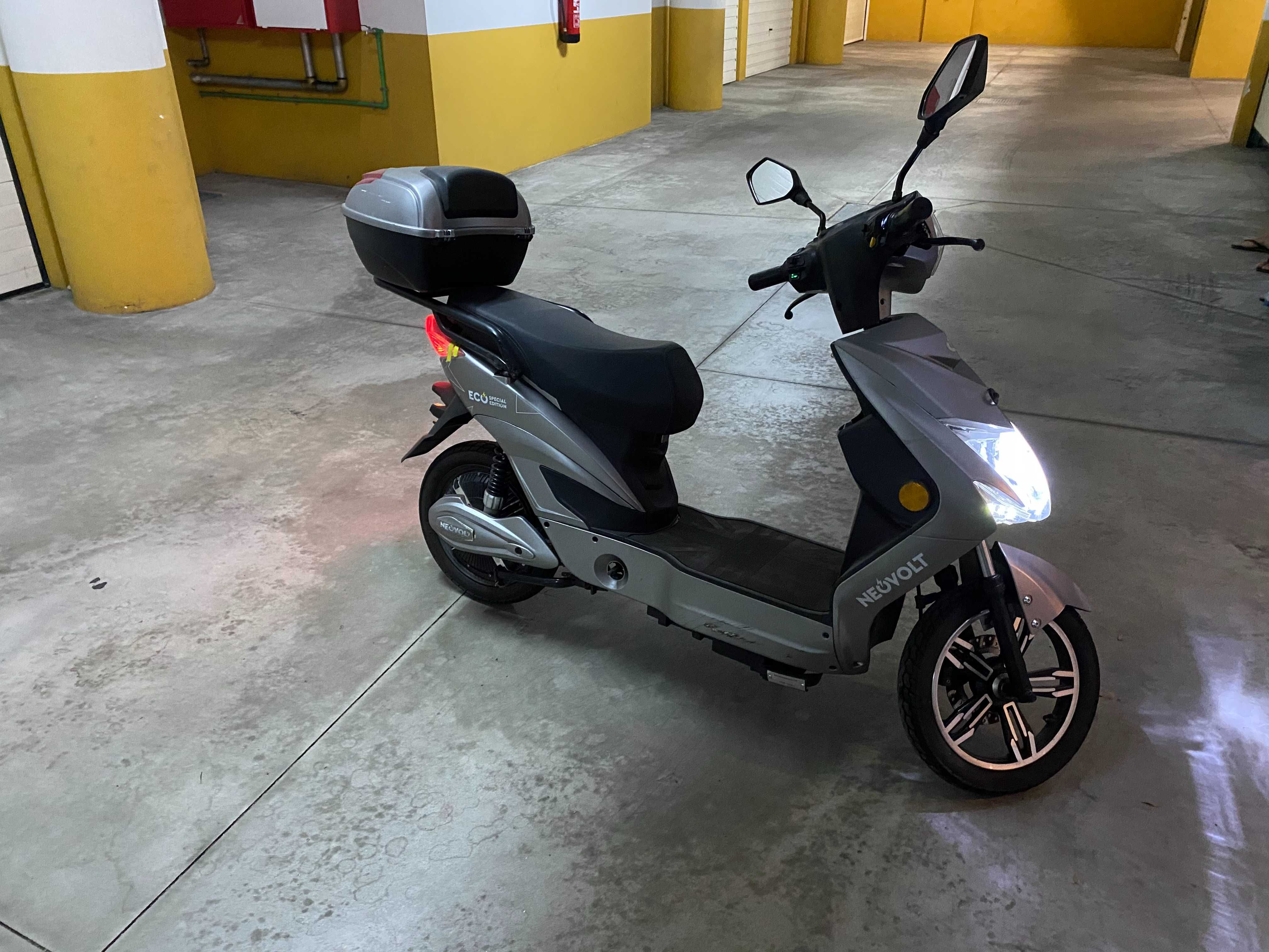 Scooter elétrica Neovolt