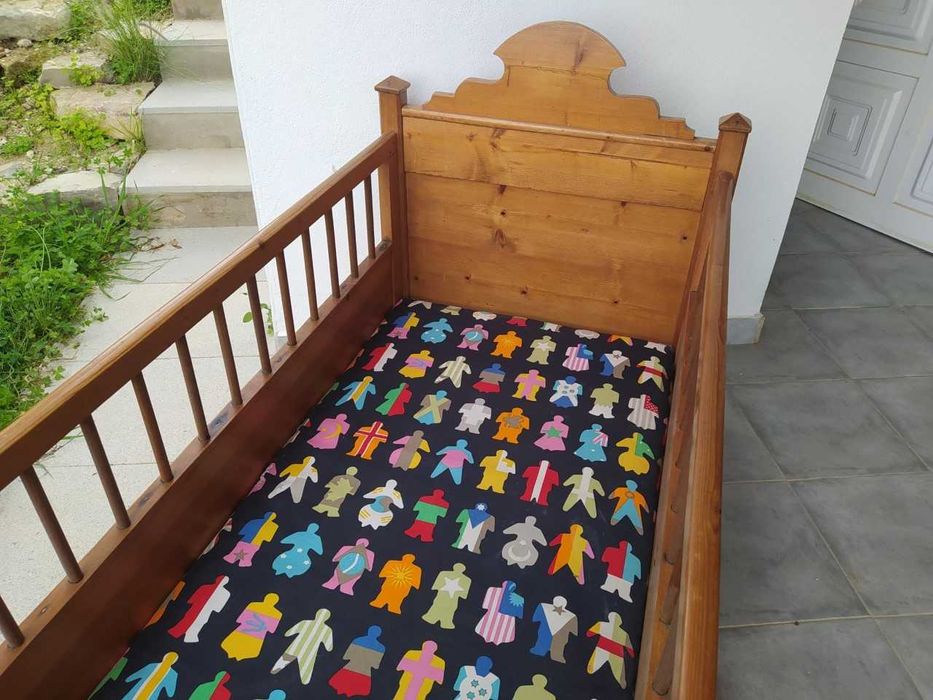 cama de bébé antigo