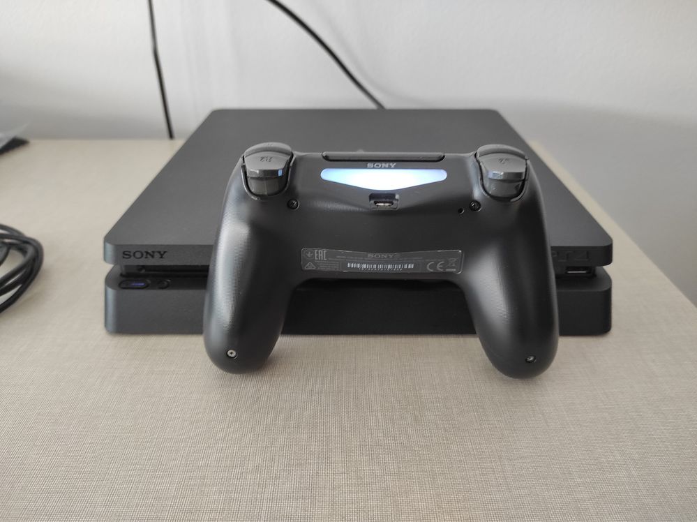 PlayStation 4 Slim 1 TB c/ CAIXA