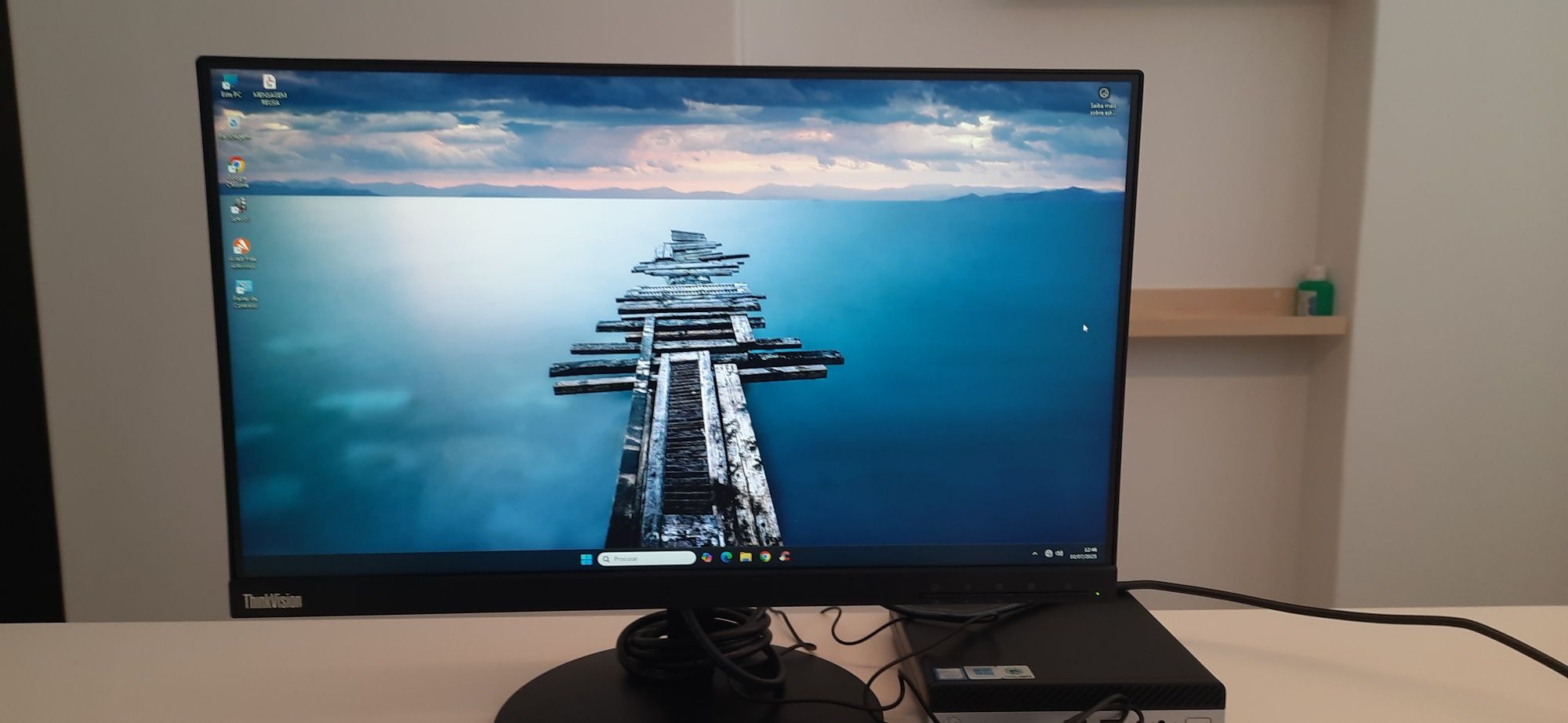 Monitor Lenovo ThinkVision T22i-10 Preto|22|Full-HD|IPS|HDMI+VGA+DP