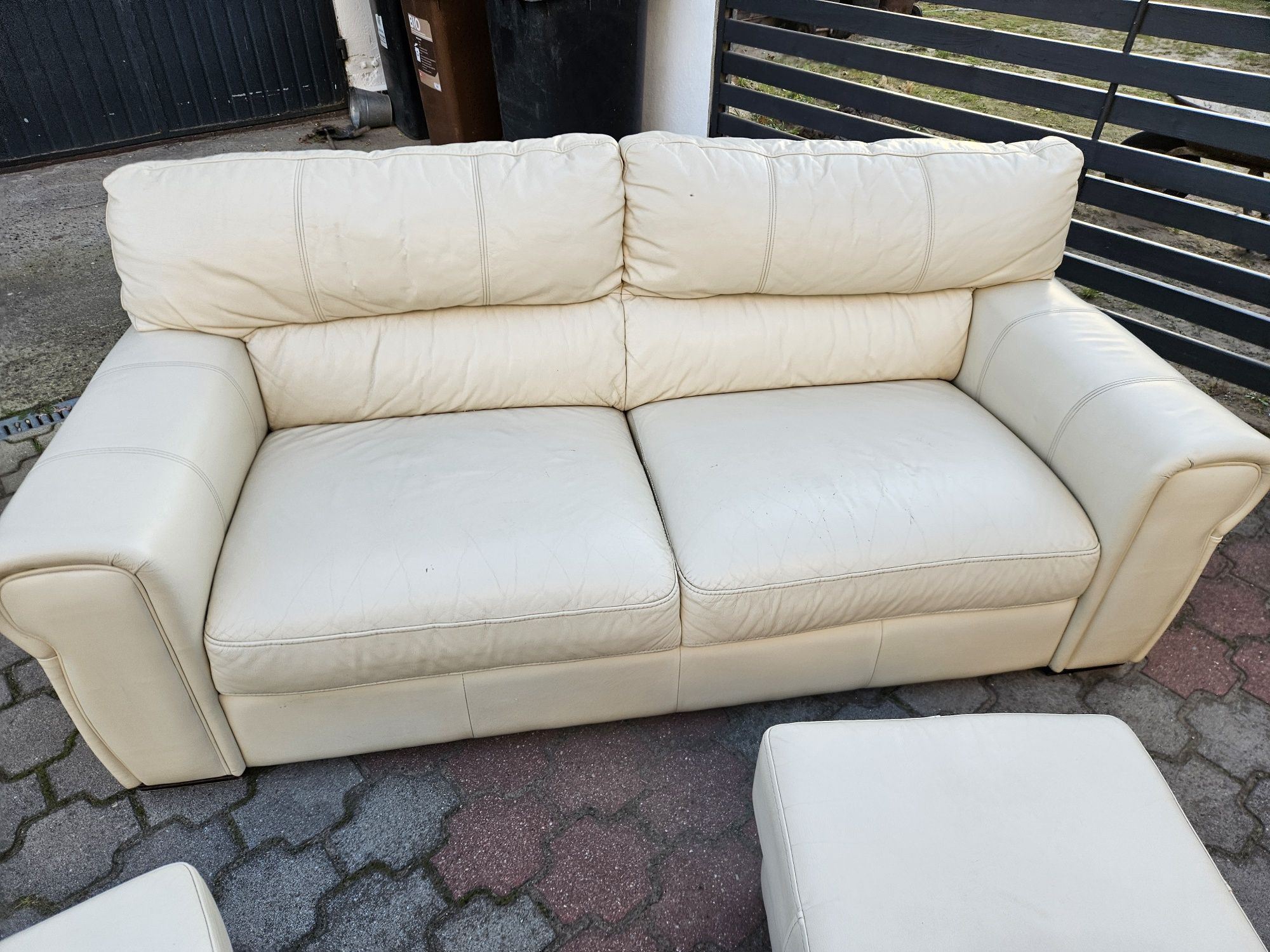 Wypoczynek skórzany sofa 2 fotele pufy