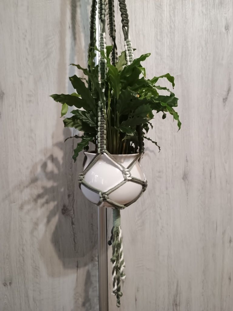 Makrama- wiszący kwietnik, dł. 109 cm