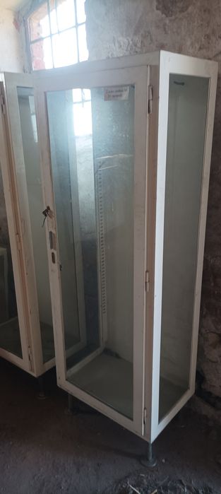 Szafa lekarska, z szybami/ gablota