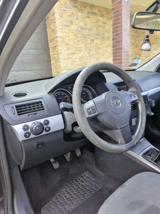 Sprzedam Opel Astra H 1.8 125km Benzyna+LPG 2005r.