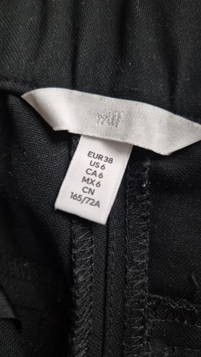 Czarne spodnie cygaretki damskie