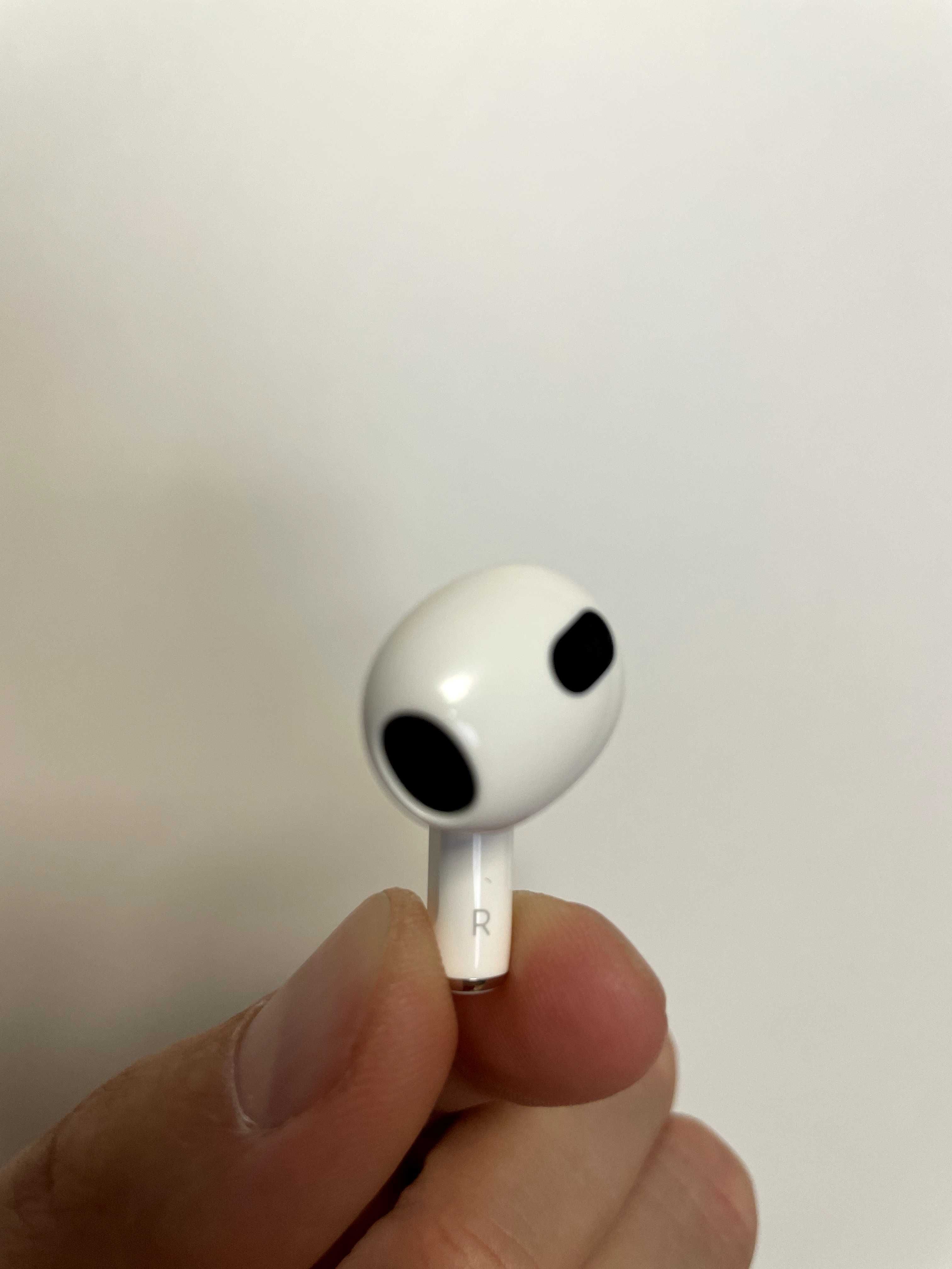 Sprzedam tanio słuchawki bezprzewodowe AirPods 3 generacji firmy Apple