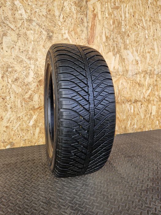 Opona całoroczna 215/55/16 Goodyear Vector 4Seasons