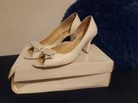 Buty kremowe skórzane Gatuzo 39