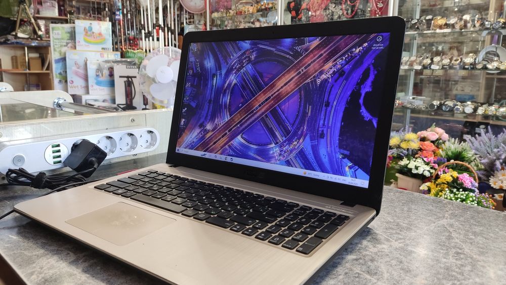 Продам Asus r540ub