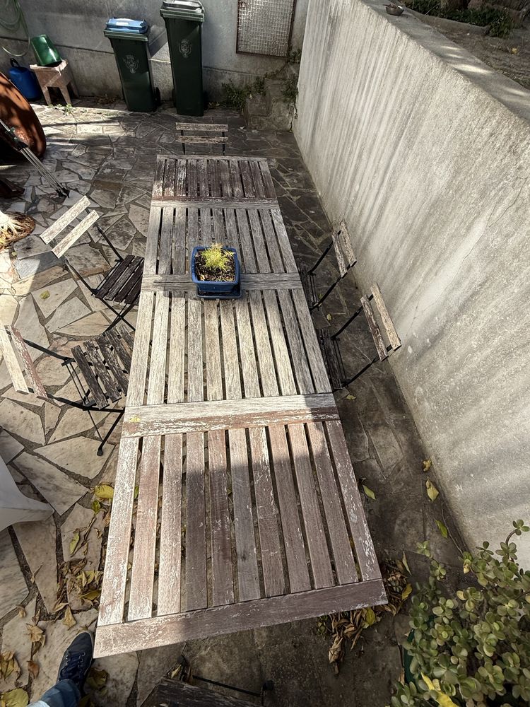 Mesa Extensível de Madeira com 6 Cadeiras