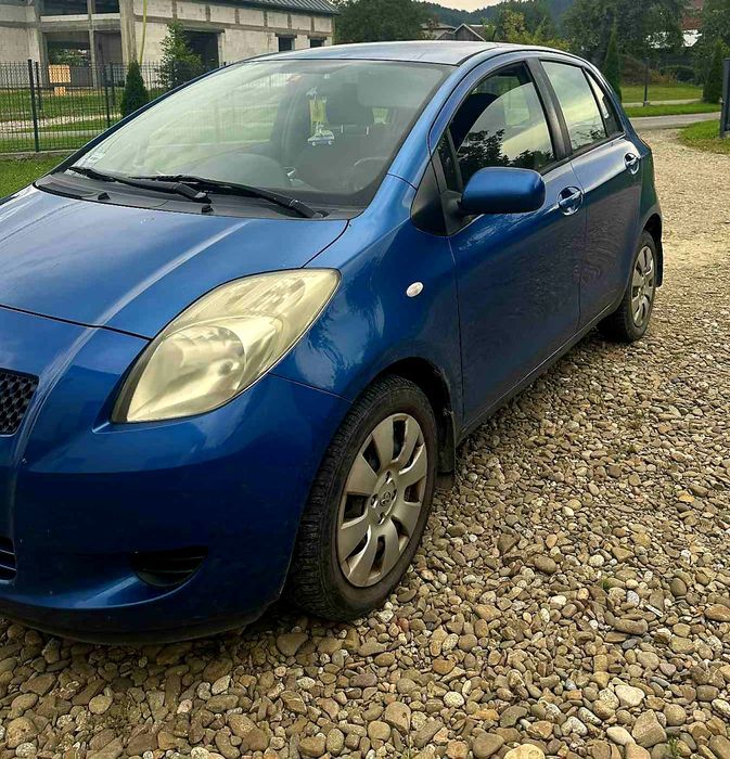 Toyota Yaris 1.0 KAT Benzyna 2006r przebieg 193 tyś 5-drzwi