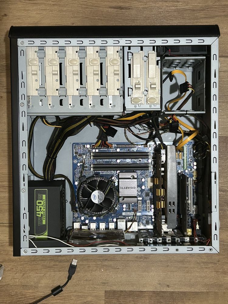 Retro PC | LGA775 | Core2Duo E8400 |EP45, 4GB RAM | Win7 | bez HDD/GPU
