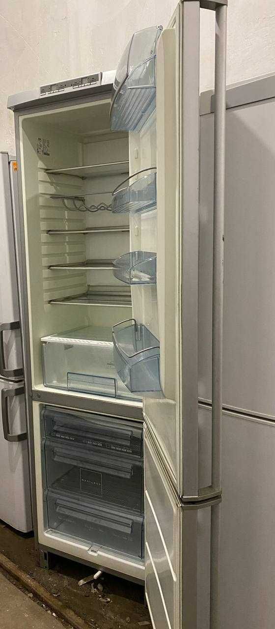 Холодильник Electrolux AEG Santo (200 см) з Швеції