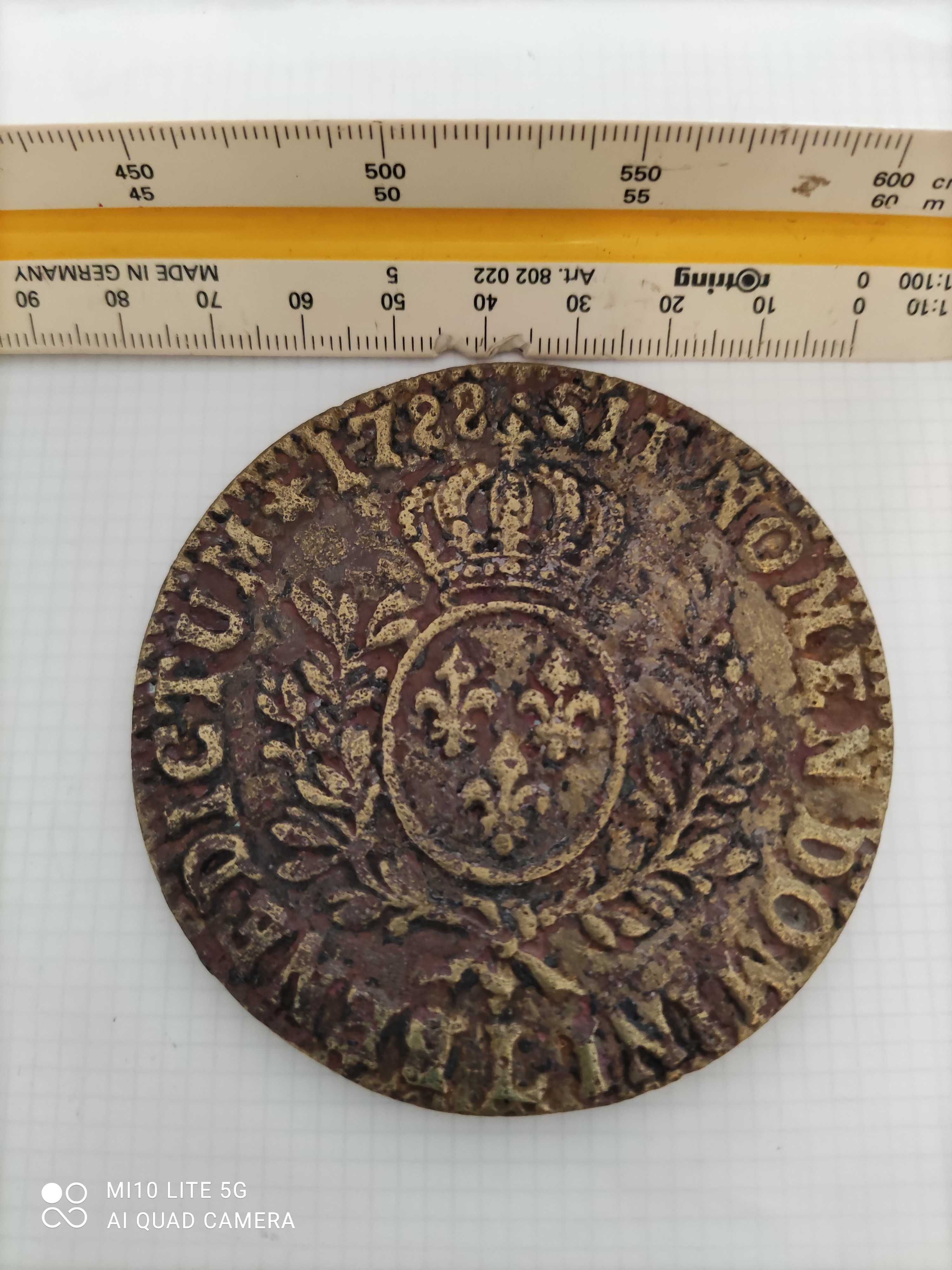 Medalha em latão antiga