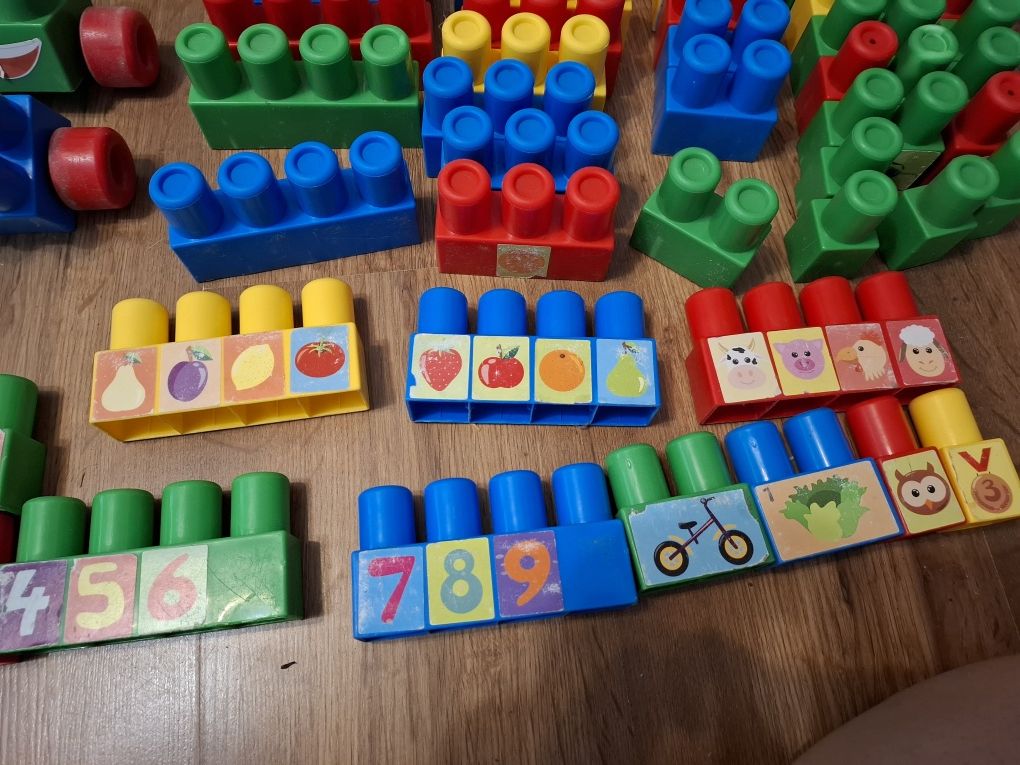 Duże klocki Wader  140szt. Megga Blocks konstrukcyjne na kółkach