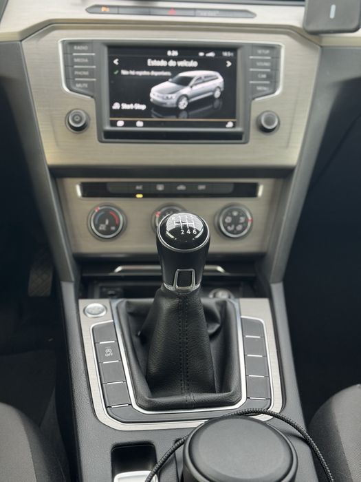 VW Passat 1.6 TDi Confortline Nacional com 99.430 kms